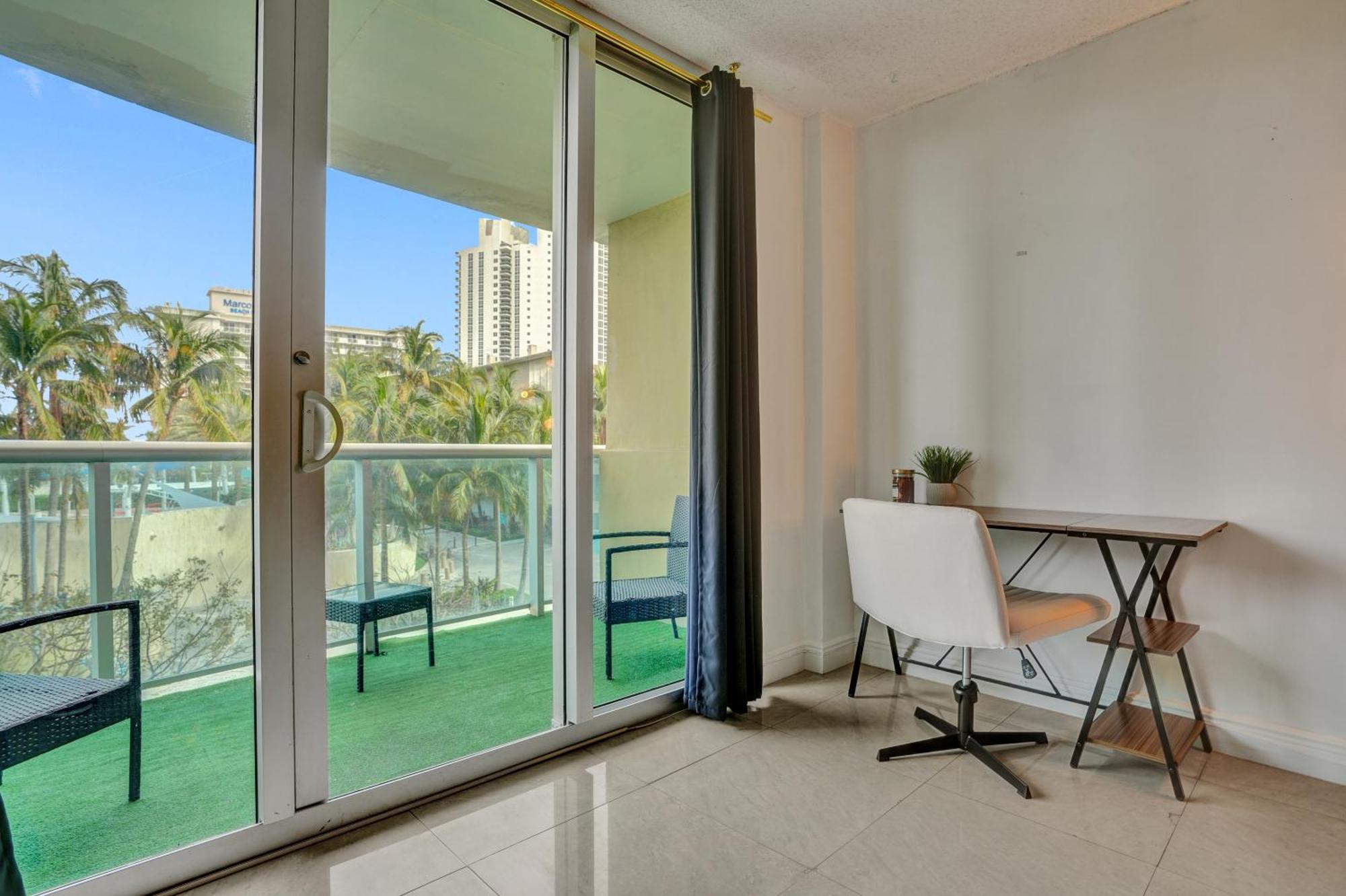 Ocean Reserve Luxury Condos Across From Sunny Isles Beach Miami Beach Exterior foto