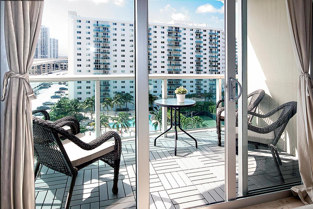 Ocean Reserve Luxury Condos Across From Sunny Isles Beach Miami Beach Exterior foto